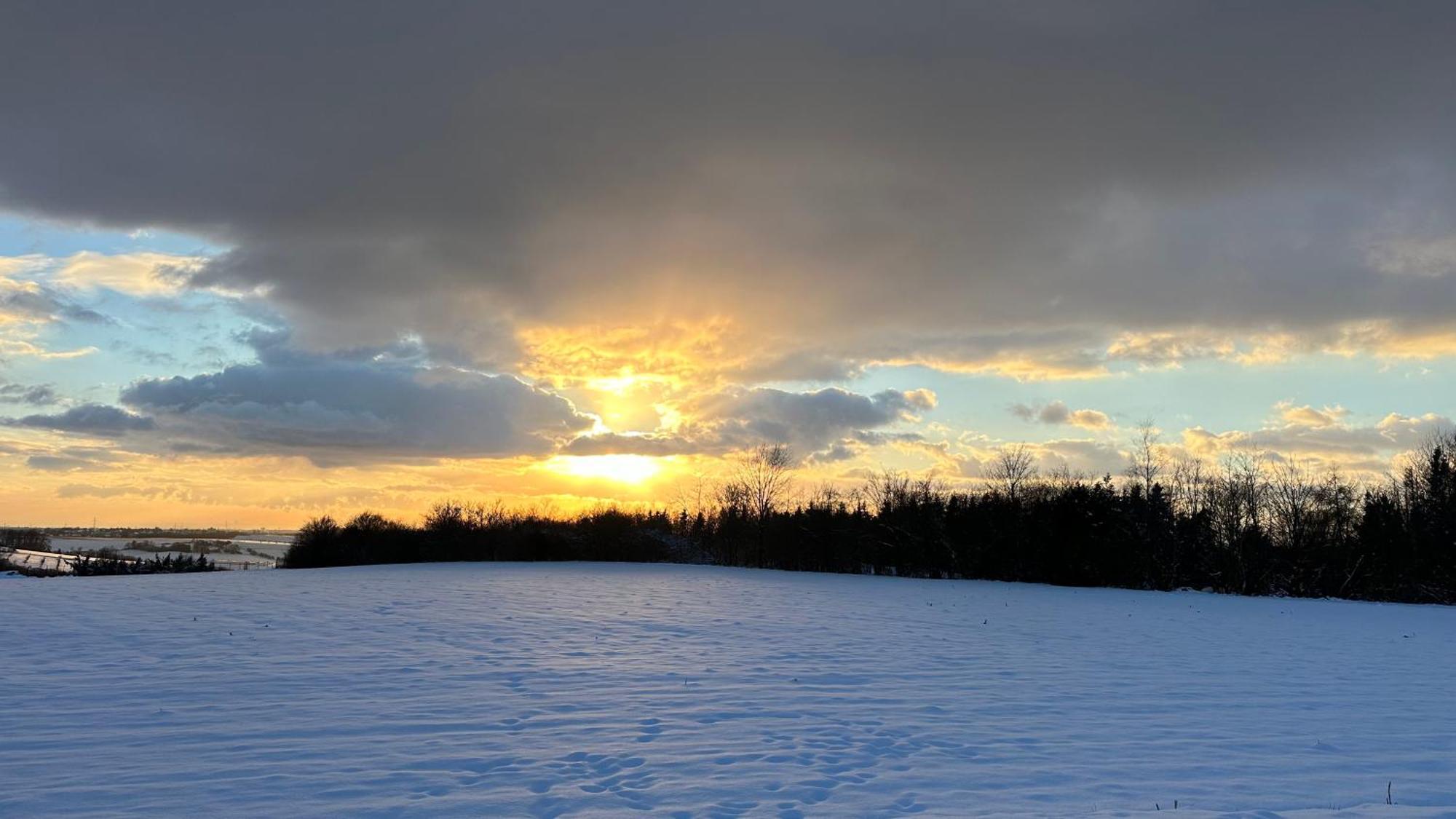 Kleine Auszeit Mit Aussicht Velbert Toenisheide Apartment Bagian luar foto